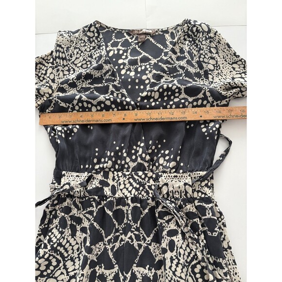 Charlie Jade Silk Romper Size Small Gray White Artsy V-Neck Side Zip Pockets - Picture 13 of 16